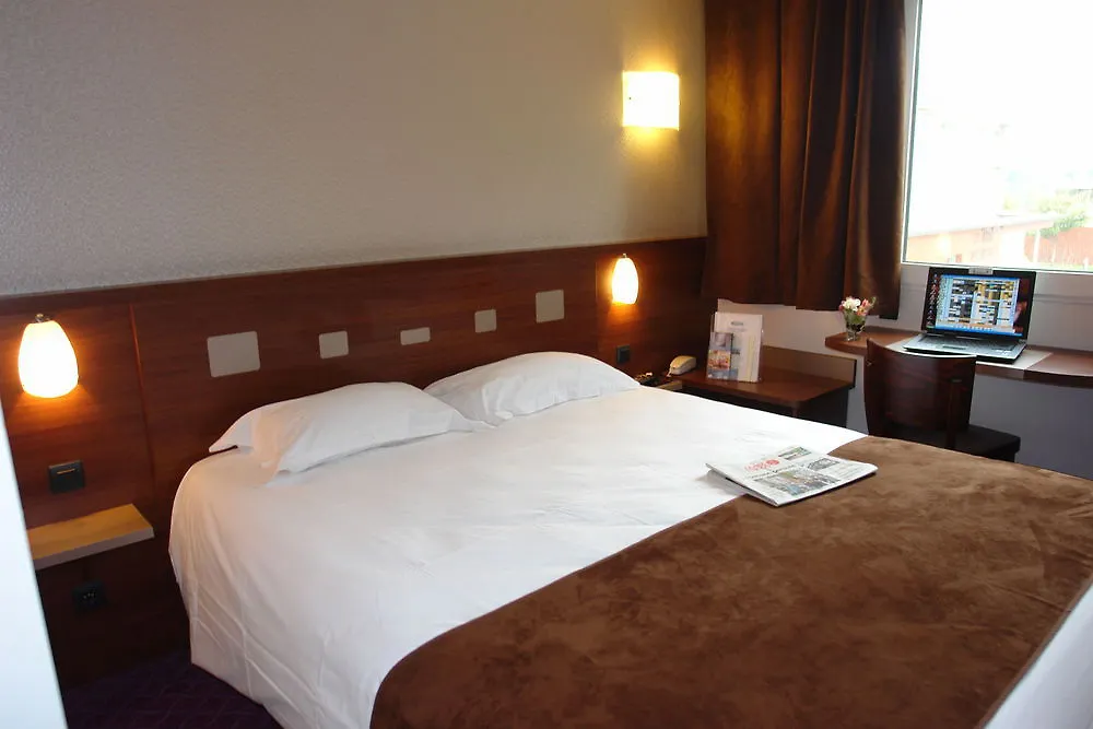 Brit Hotel Rennes Le Castel