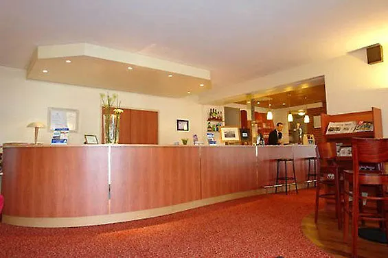 Brit Hotel Rennes Le Castel 3*,